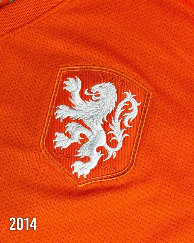 De KNVB-logo's op WK-shirts van Oranje deze eeuw