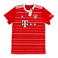 Rood Bayern München thuis voetbalshirt uit seizoen 2022 - 2023 voorkant