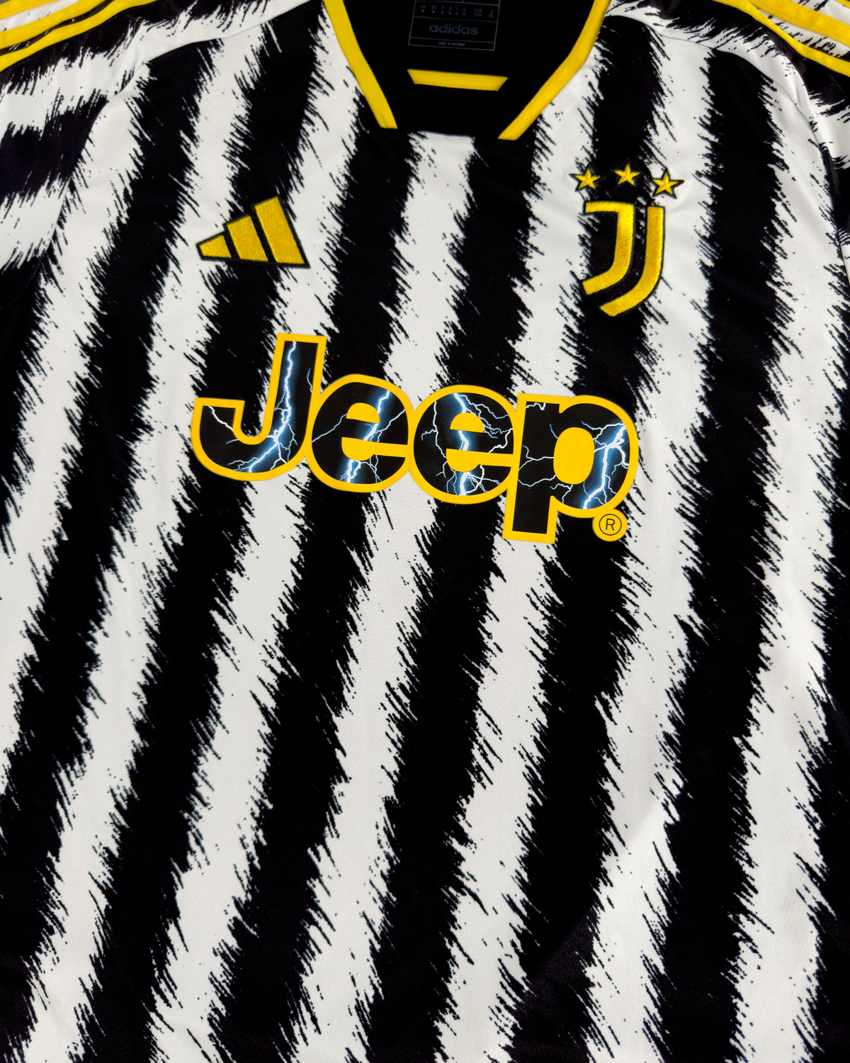 Juventus - Home Shirt - 2023/24 - Size M - 9/10