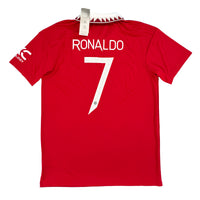 Rood Manchester United thuis voetbalshirt uit seizoen 2022 - 2023 met Cristiano Ronaldo bedrukking achterkant