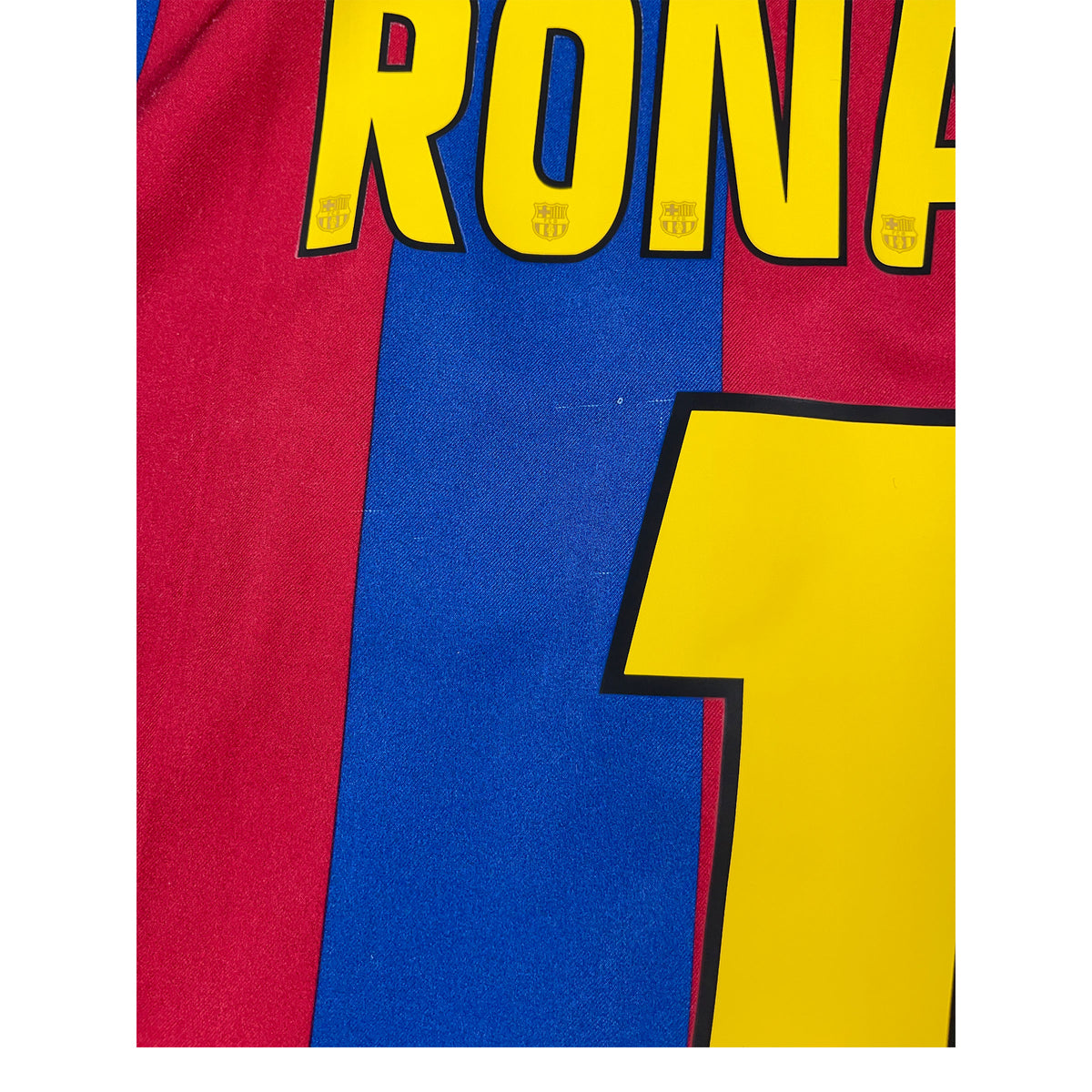 2005-06 FC Barcelona Home Shirt Ronaldinho